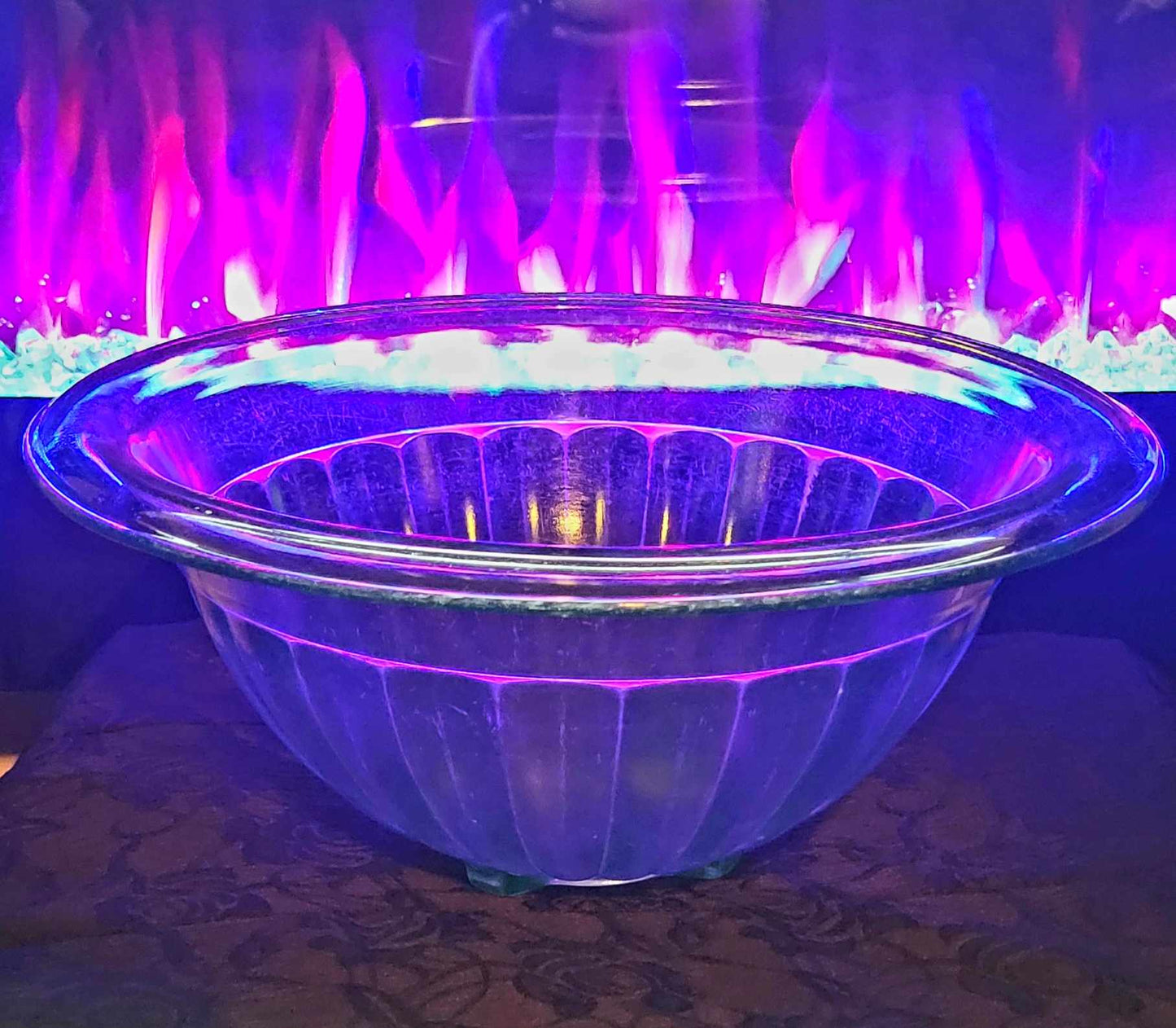 Medium Size Uranium Glass Mixing Bowl